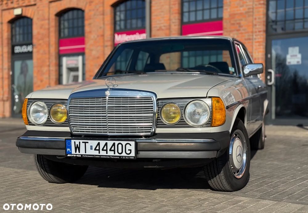 Mercedes-Benz W123 - 2