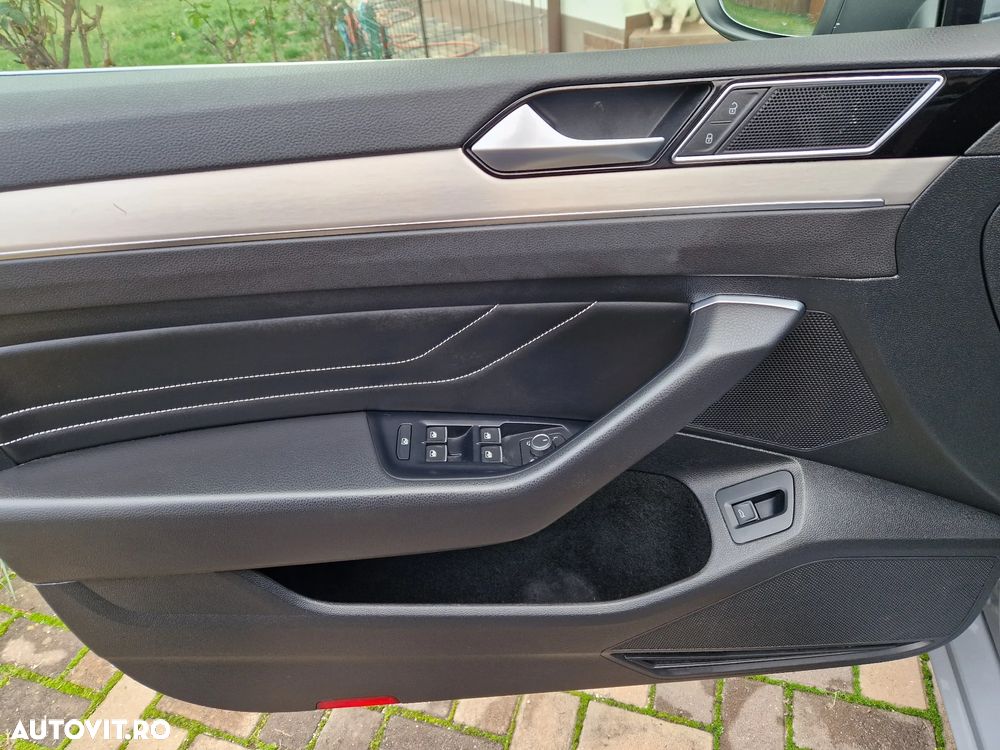 Volkswagen Passat 2.0 TDI DSG 4Mot Highline - 16