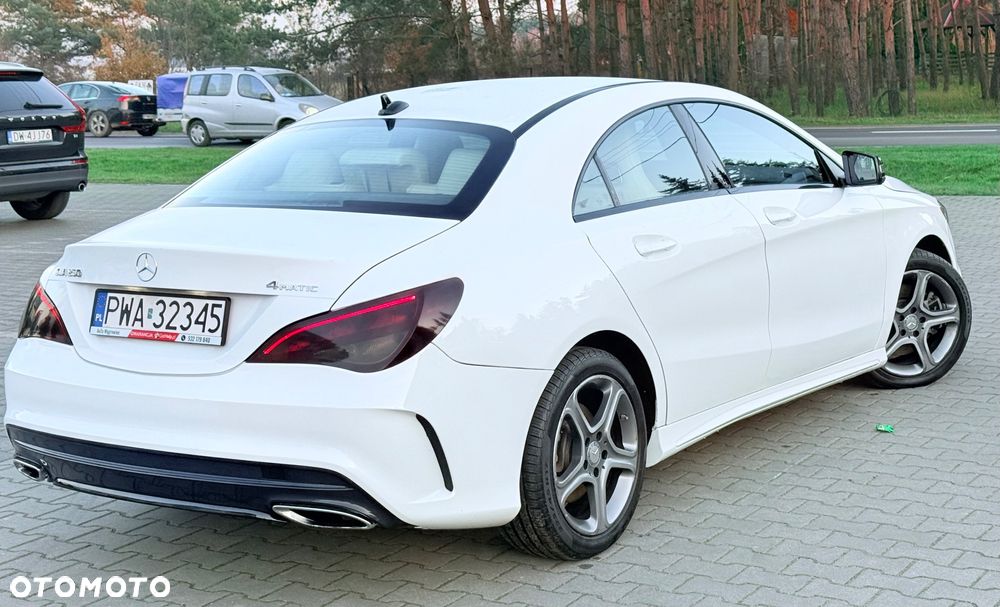 Mercedes-Benz CLA 250 4-Matic AMG Line - 32
