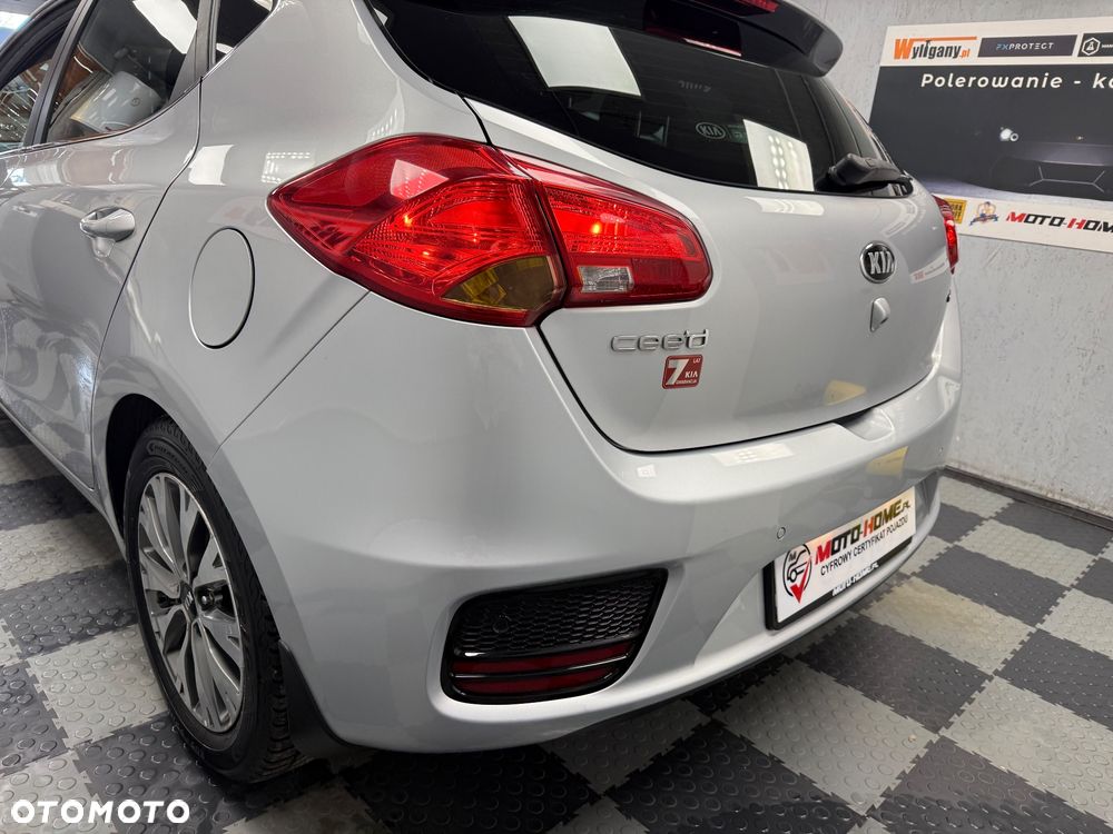 Kia Ceed - 24