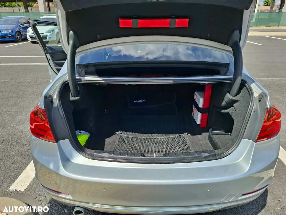 BMW Seria 3 320d xDrive - 7