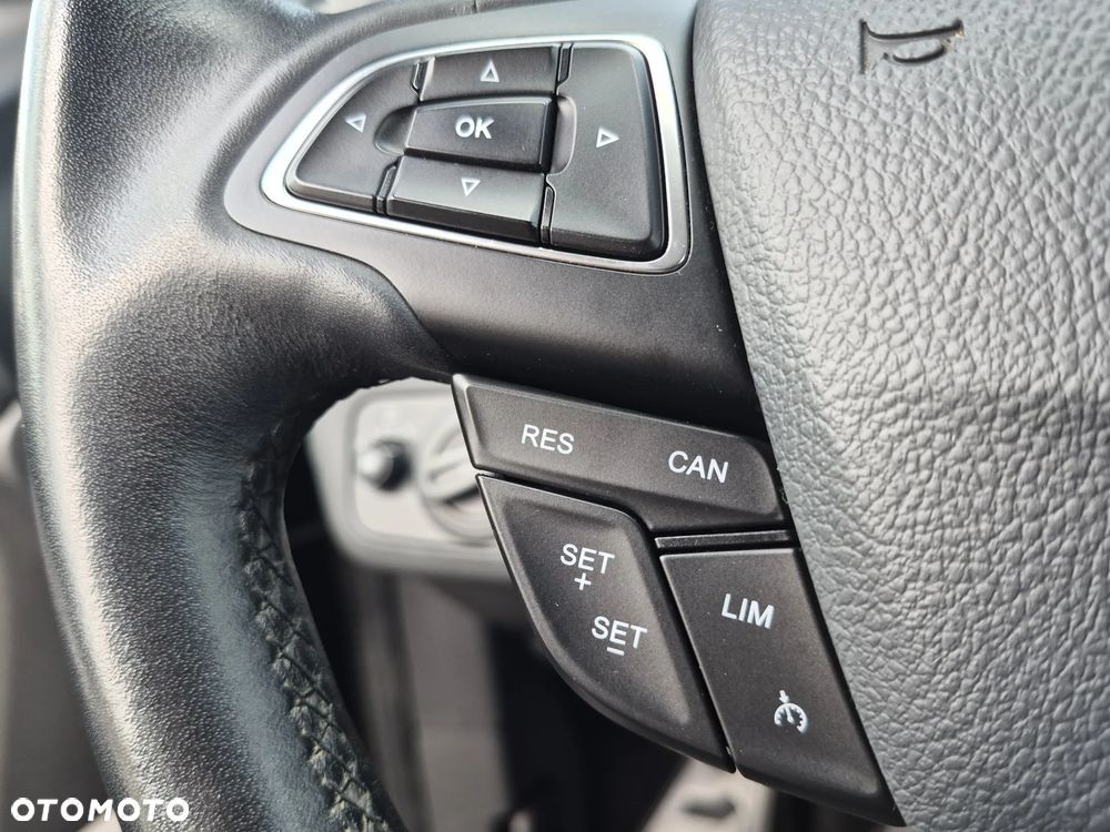 Ford Kuga 1.5 EcoBoost 2x4 Titanium - 14