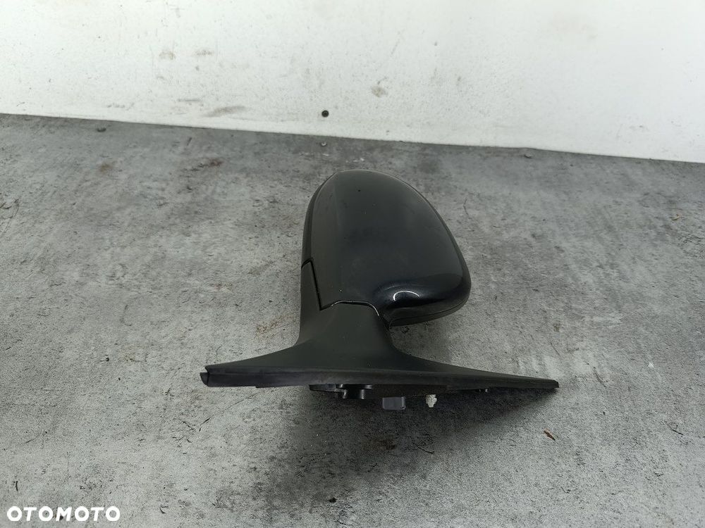 LUSTERKO PRAWE HYUNDAI I30 I CW FL 87620-2R400 9F - 8
