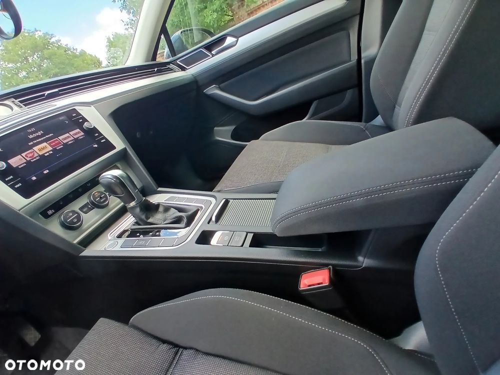Volkswagen Passat 1.8 TSI BMT Comfortline DSG - 23
