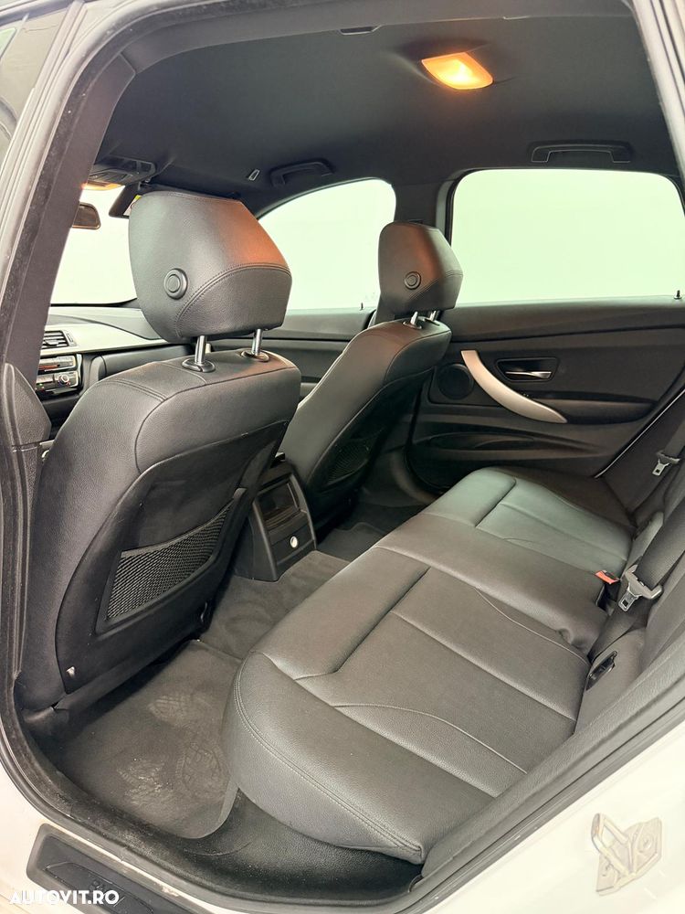 BMW Seria 3 318d Aut. Luxury Line - 21