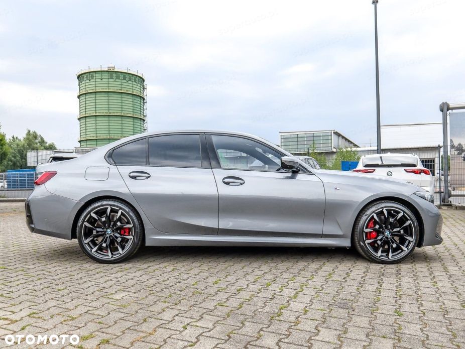 BMW Seria 3 330i xDrive M Sport sport - 3