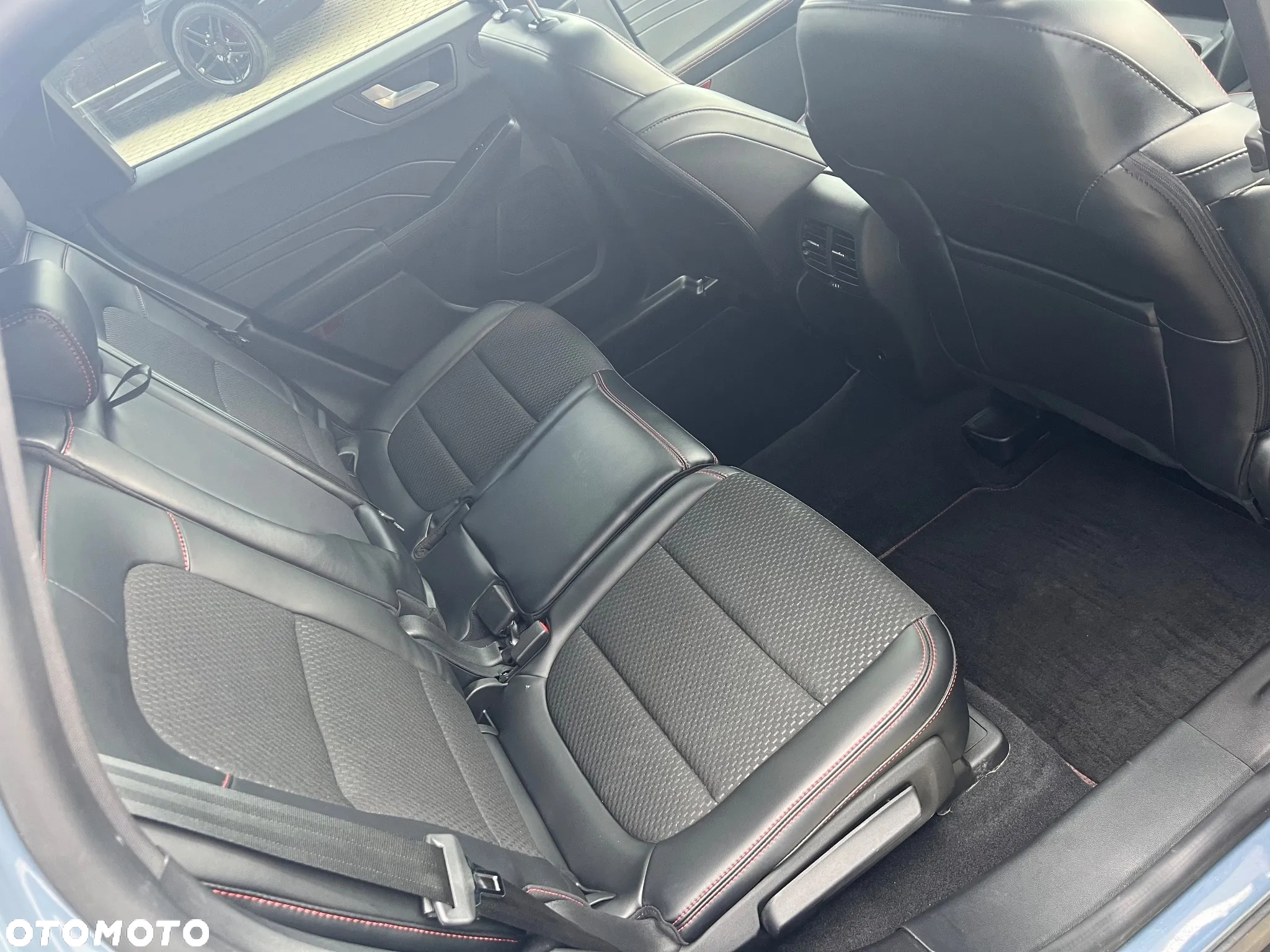 Ford Escape 2.0 EcoBoost AWD Titanium - 23