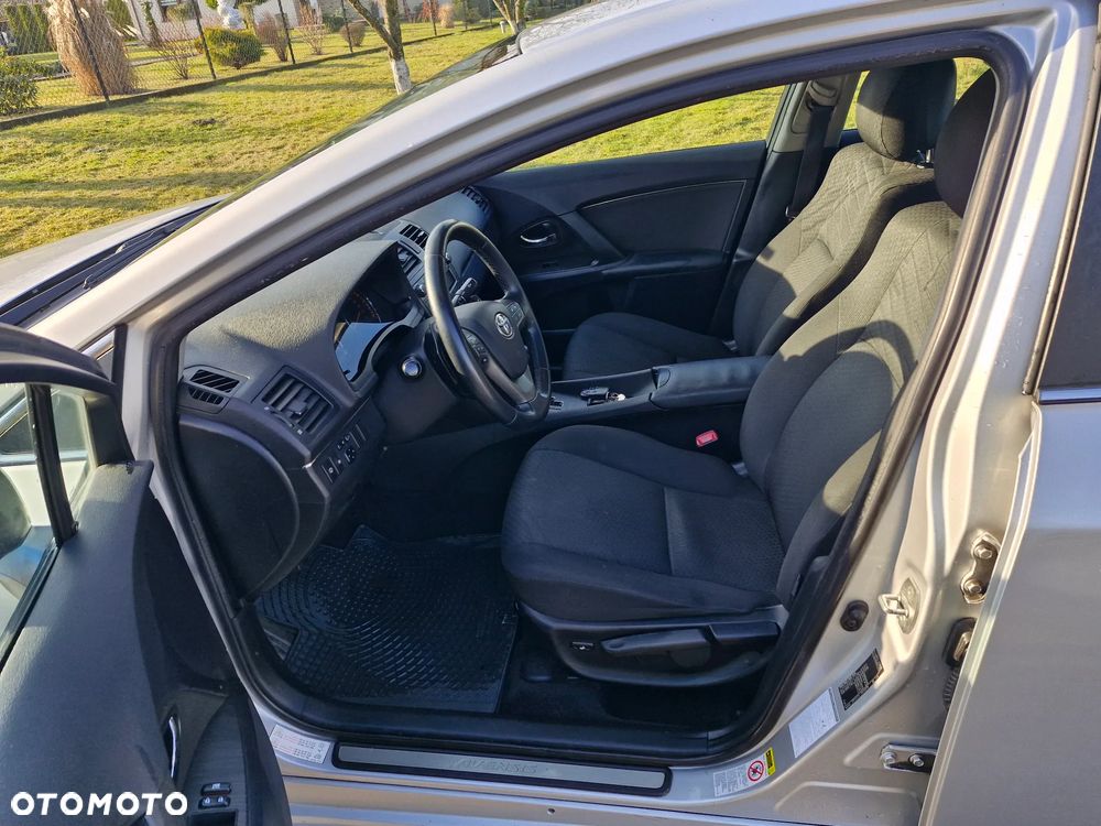 Toyota Avensis 2.0 Sol plus MS - 9