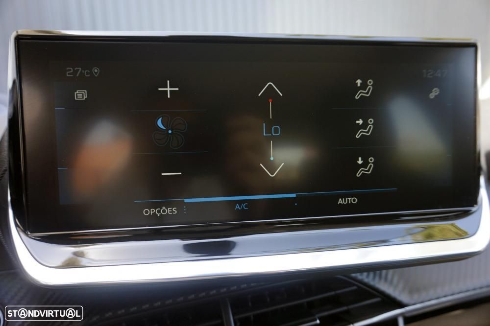 Peugeot 208 PureTech 100 EAT8 Allure - 18