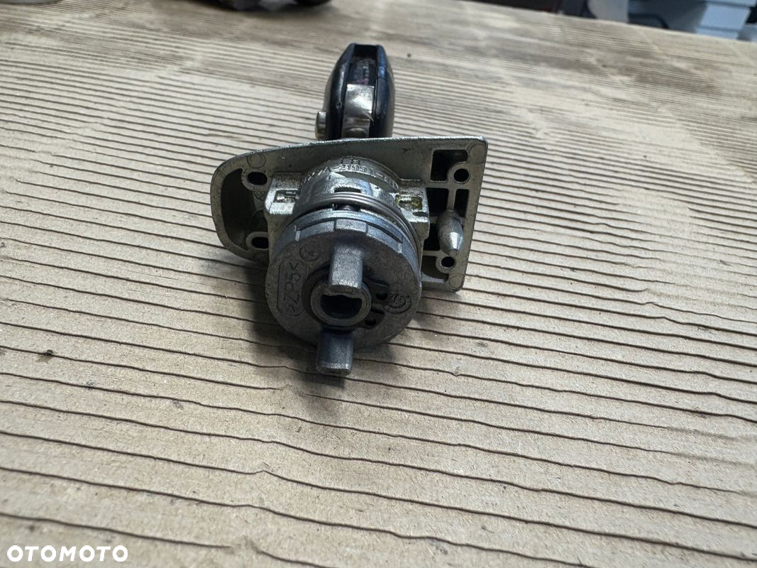 FORD FOCUS MK4 KLUCZYK PILOT WKŁADKA ZAMKA LEWY PRZÓD H1BT-15K601-BA - 4