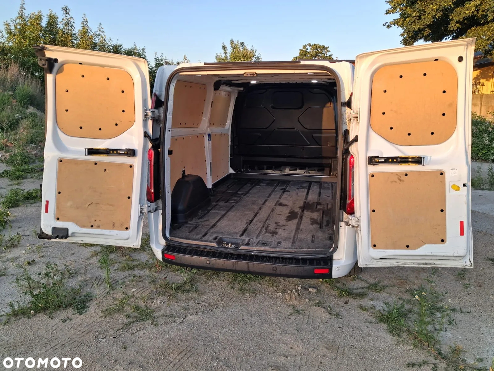 Ford Transit Custom 290 L2H1 Trend - 11