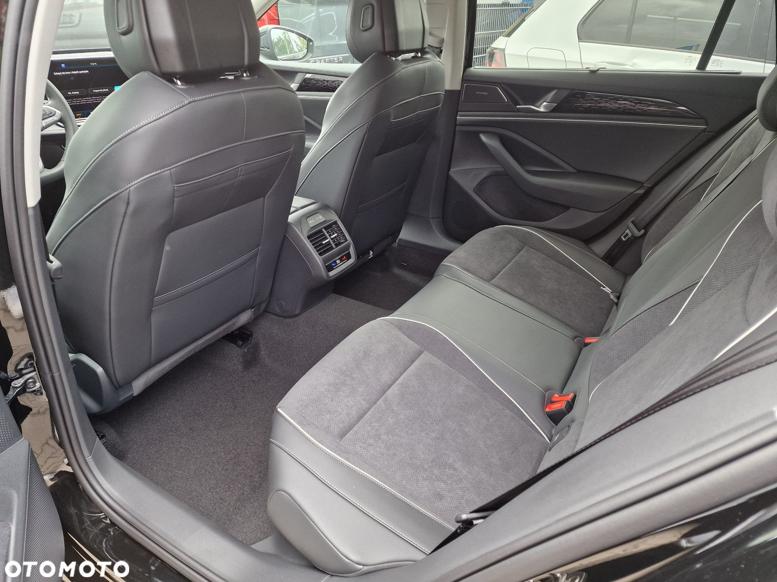 Volkswagen Passat 1.5 TSI EVO Business DSG - 12
