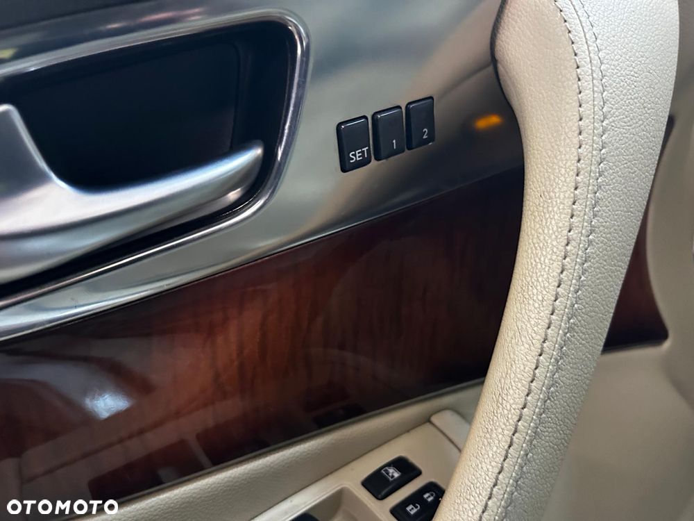 Infiniti FX FX30d GT Premium - 25