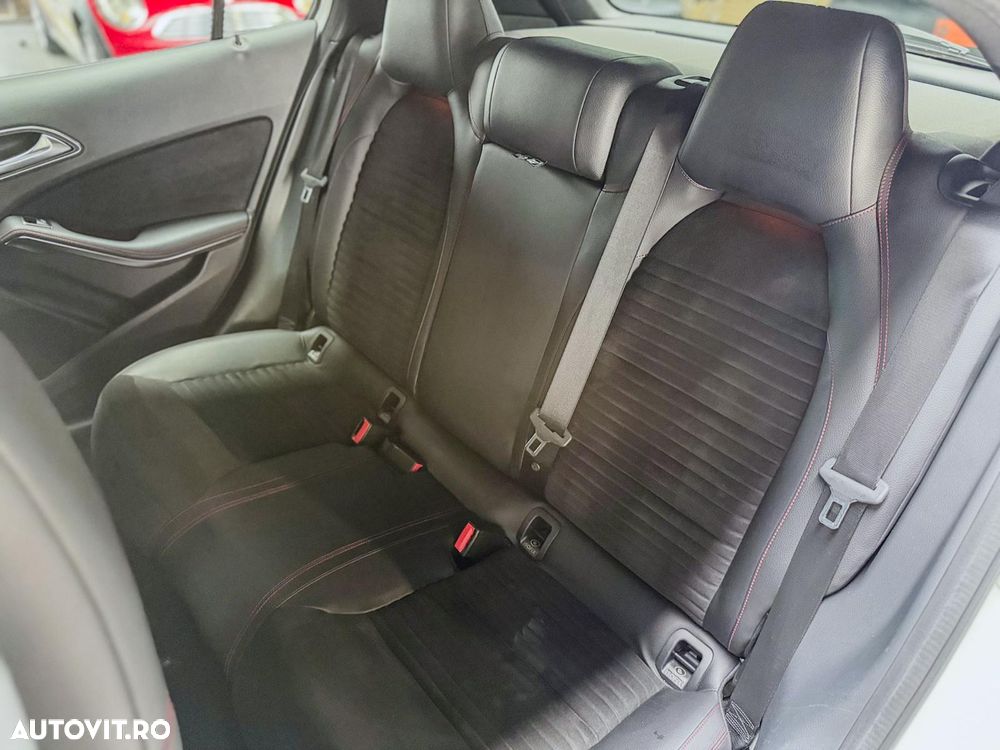Mercedes-Benz GLA 200 d 4MATIC 7G-DCT AMG Line - 22