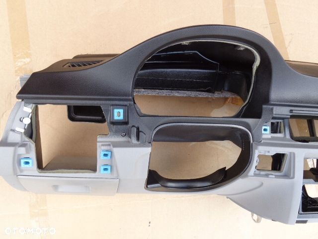 DESKA KONSOLA KOKPIT KUBKI BMW E90 E91 E92 EUROPA IGŁA - 2