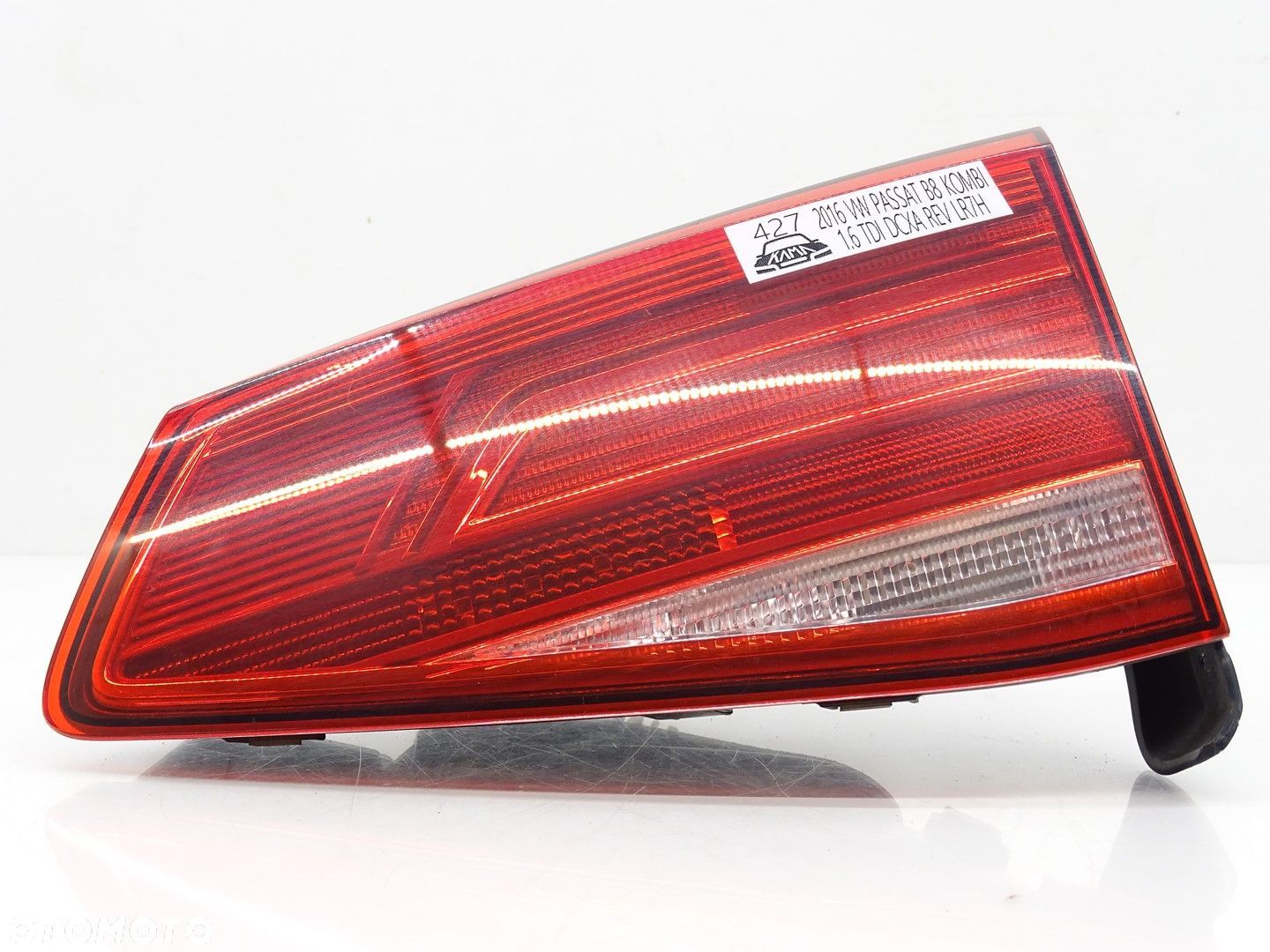 LAMPA LED PRAWY TYŁ PRAWA TYLNA W KLAPĘ VW PASSAT B8 3G KOMBI 3G9945094D - 1