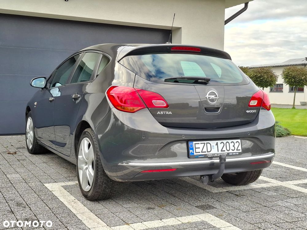Opel Astra IV 1.4 T Cosmo - 12