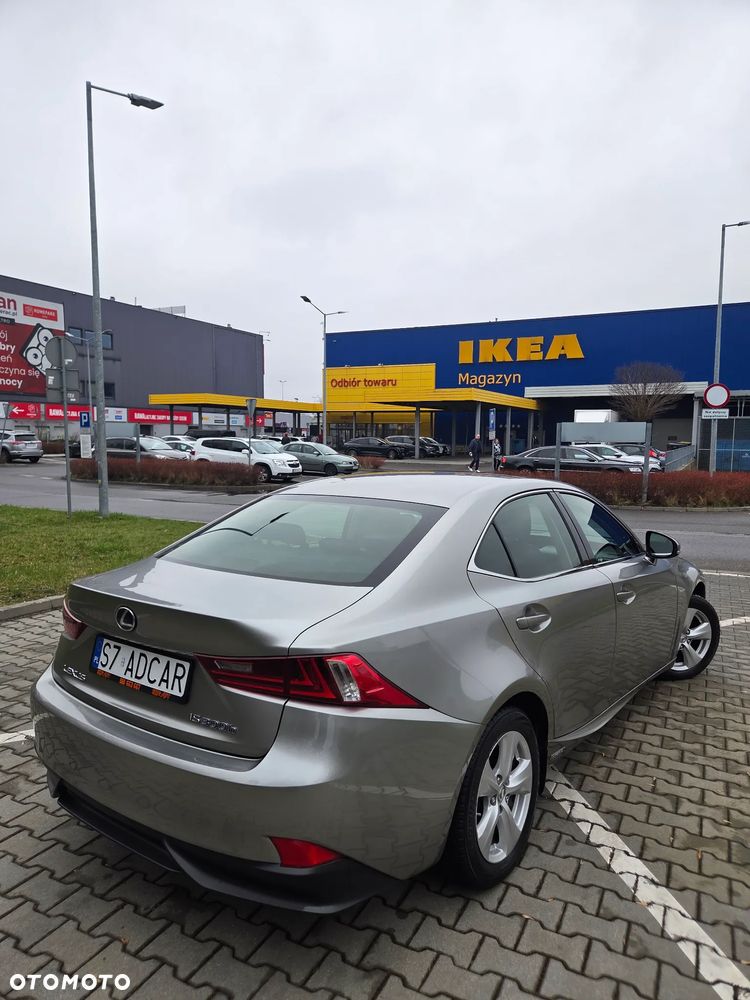 Lexus IS 300h Elite - 11