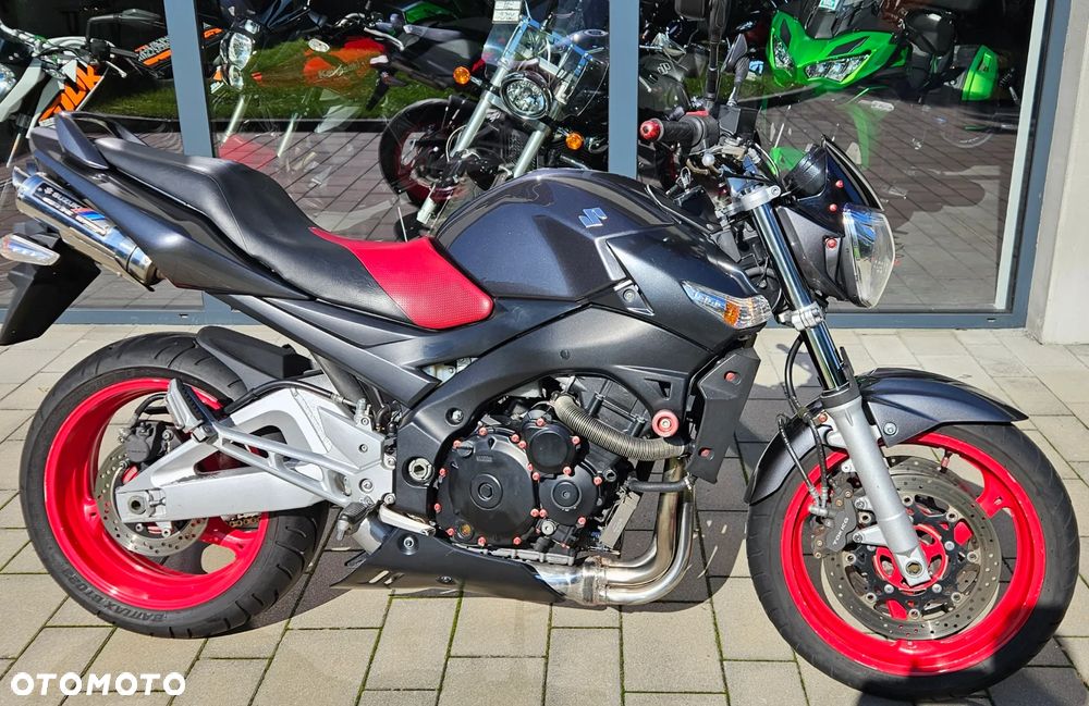 Suzuki GSR - 15