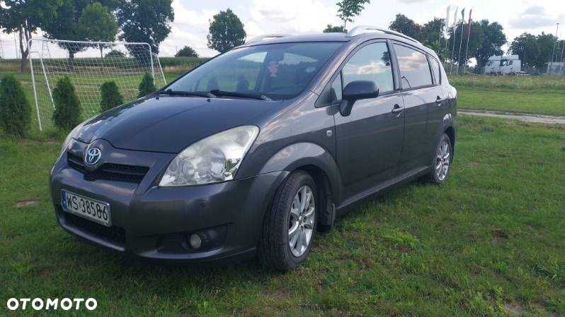 Toyota Corolla Verso - 1