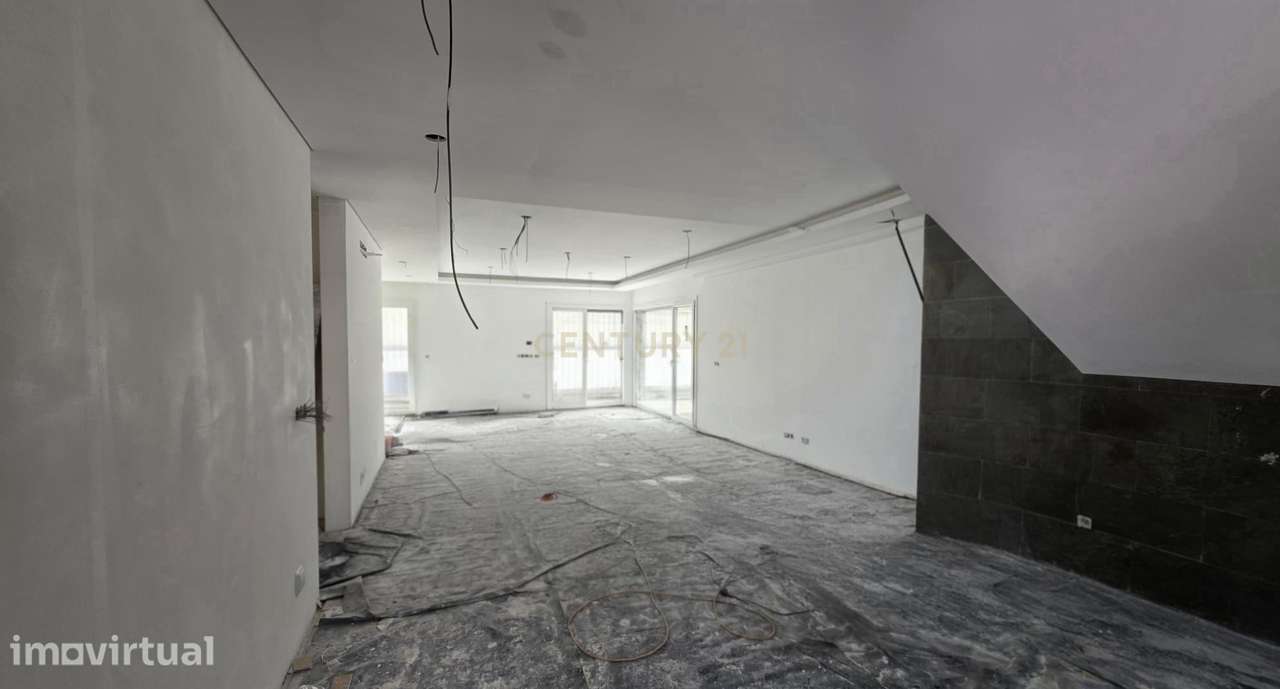 Moradia T4 em fase final de Construção em Qta Valadares, Seixal - Grande imagem: 3/23