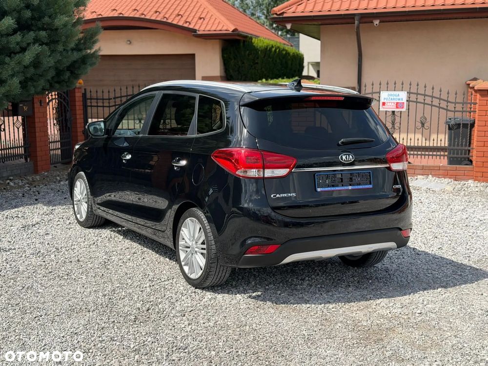 Kia Carens 1.7 CRDi M 7os EU6 - 11