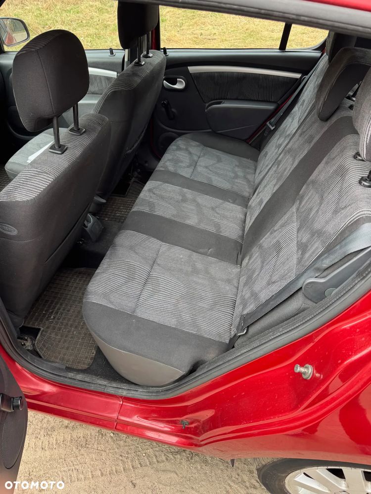 Dacia Sandero 1.6 Laureate - 9