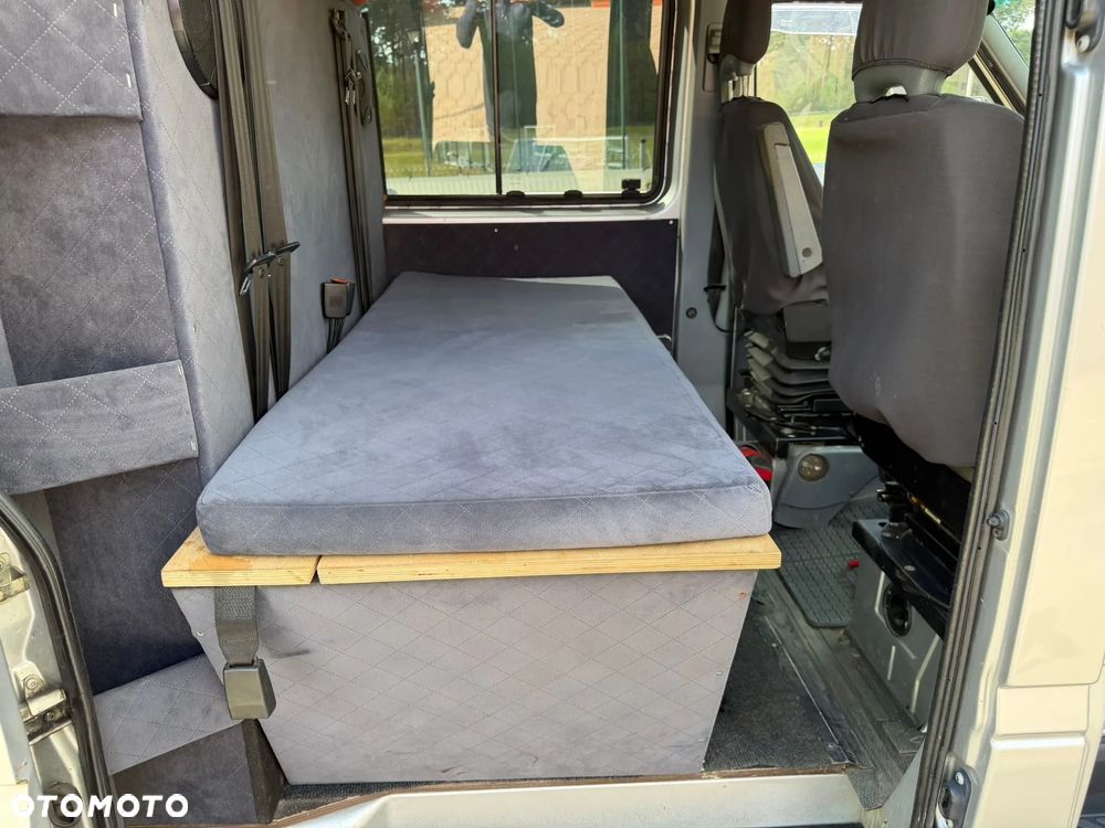 Mercedes-Benz Sprinter - 15
