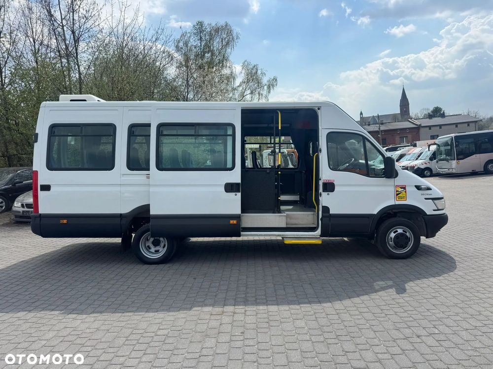 Irisbus Iveco Daily Klima Tylko 157 tyś km z Wojska Francuskiego 17 Osobowy - 4