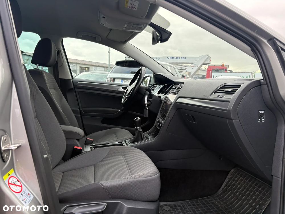 Volkswagen Golf 1.5 TSI BMT Comfortline - 26