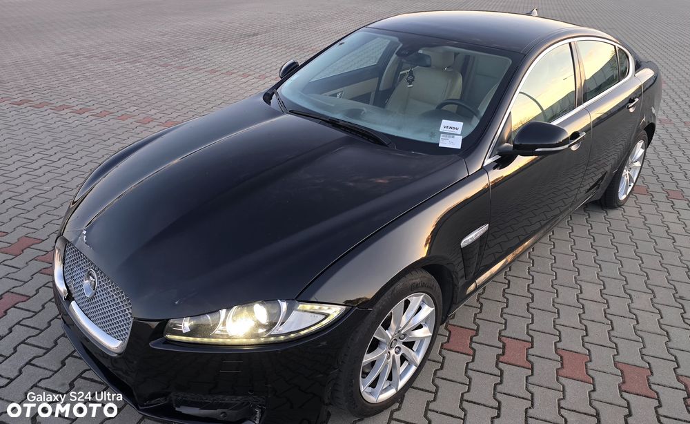 Jaguar XF 2.2 D Luxury - 16