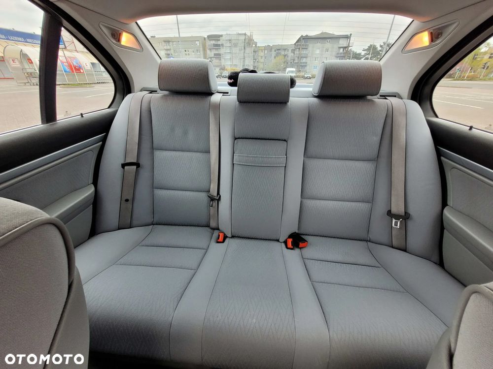 BMW Seria 5 520i - 17