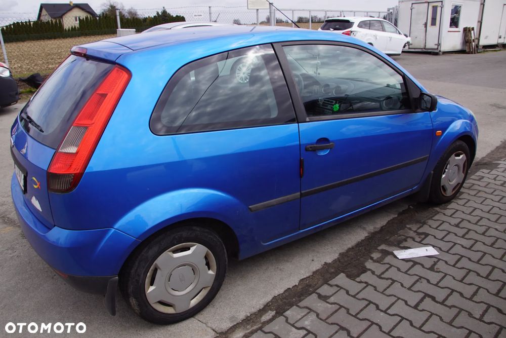 Auto na części - Ford Fiesta MK6 1.3 8V 60 KM 2S6G-6006-CA 2S6R-7002-MB 4CVE 2004R Silnik Skrzynia Drzwi Maska Błotnik Klapa Zderzak Lusterko Lampa Klamka Szyba Deska Kokpit Sterownik Moduł Czujnik Licznik Panel Kierownica - 7