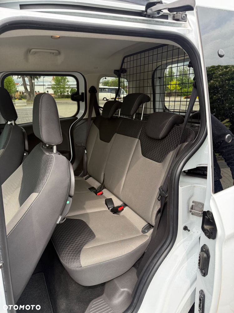 Ford Tourneo Courier 1.5 TDCi Trend - 6