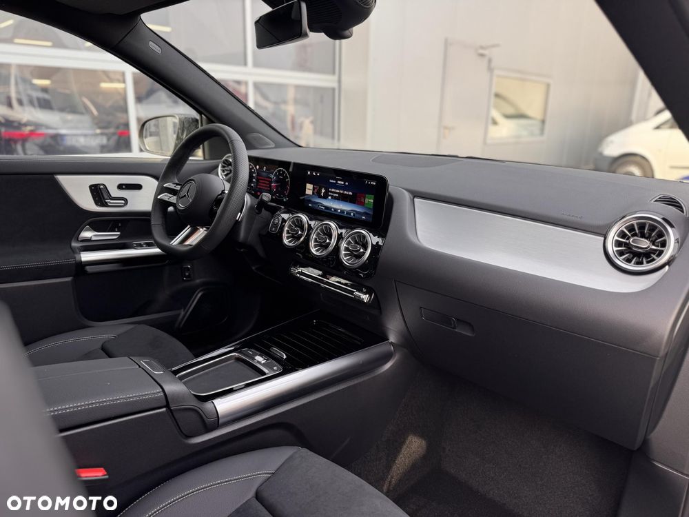 Mercedes-Benz GLA 200 AMG Line - 17