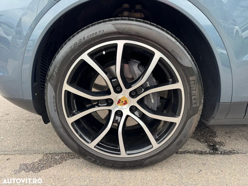 Porsche Cayenne - 34