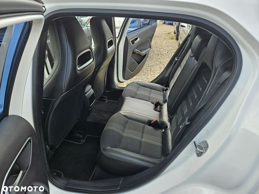Mercedes-Benz GLA - 9