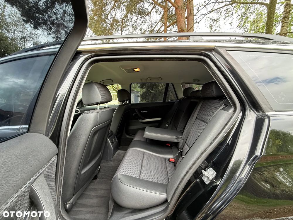BMW Seria 3 330d - 22