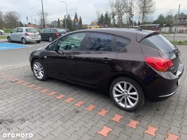 Opel Astra IV 1.4 T Cosmo - 6
