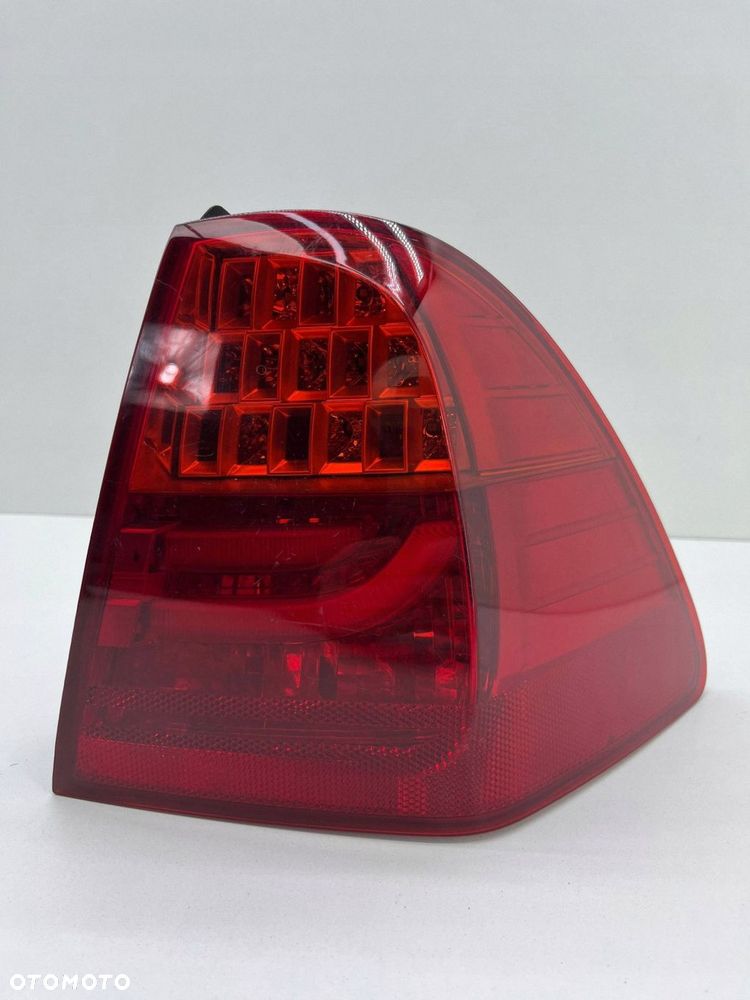 BMW 3 E91 LIFT PRAWA LAMPA TYŁ W BŁOTNIK LED - 2