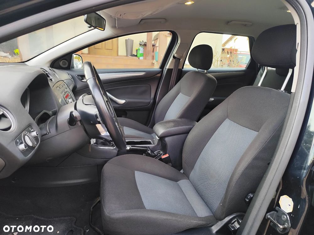 Ford Mondeo 1.6 Ambiente - 9