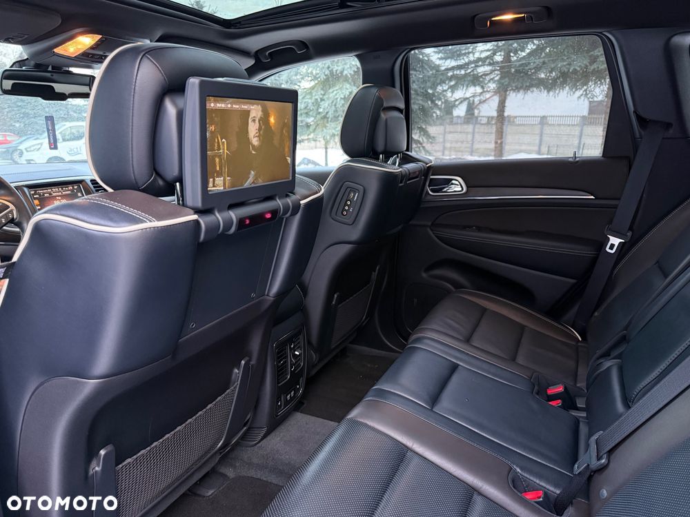 Jeep Grand Cherokee - 23