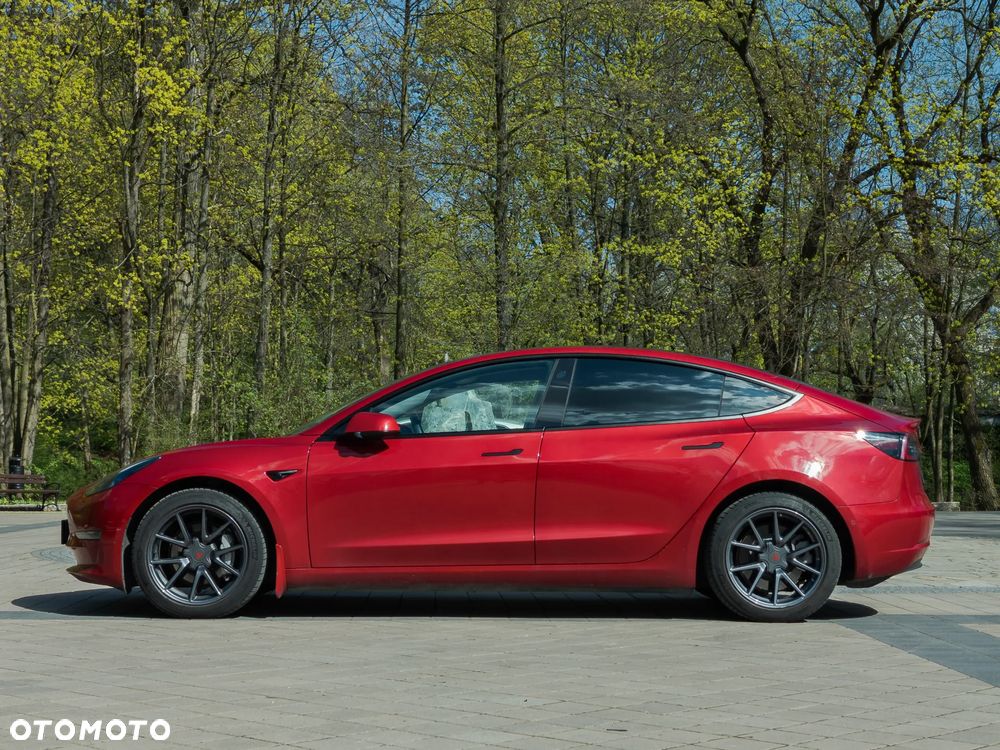 Tesla Model 3 - 12