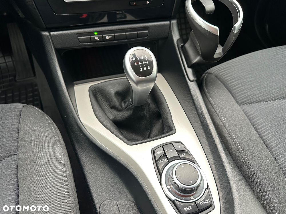 BMW X1 sDrive18i Sport Line - 23