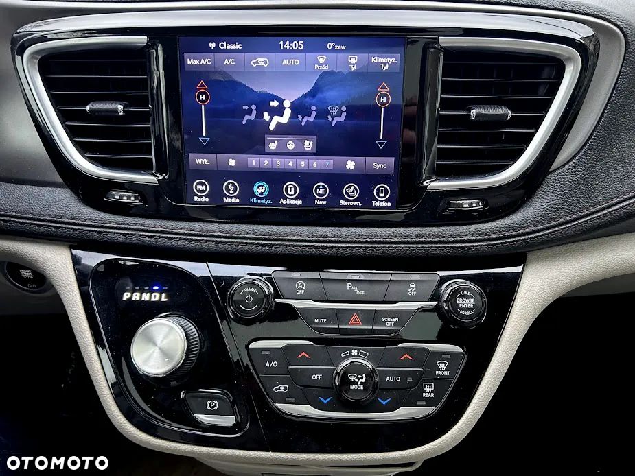 Chrysler Pacifica - 9