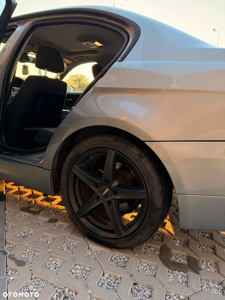 BMW Seria 3 318d - 5