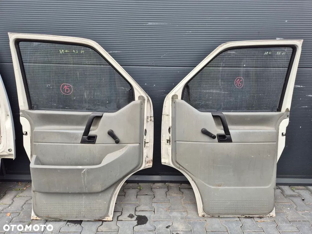KAROSERIA VW T4 96r.-> CZERWONA / CZERWONY /  BIAŁE / BIAŁA ( R902 ) - 35