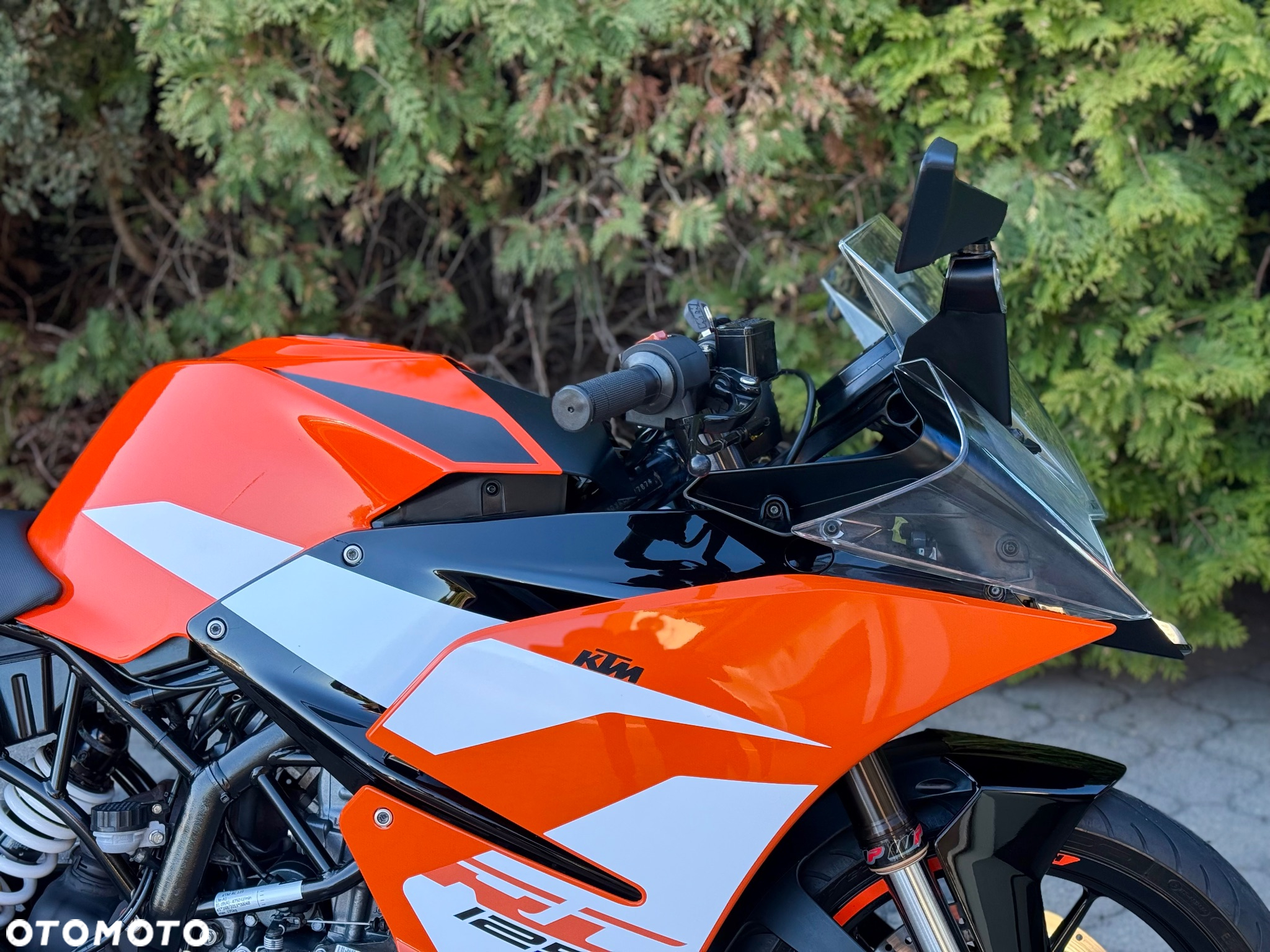 KTM RC 125 - 12