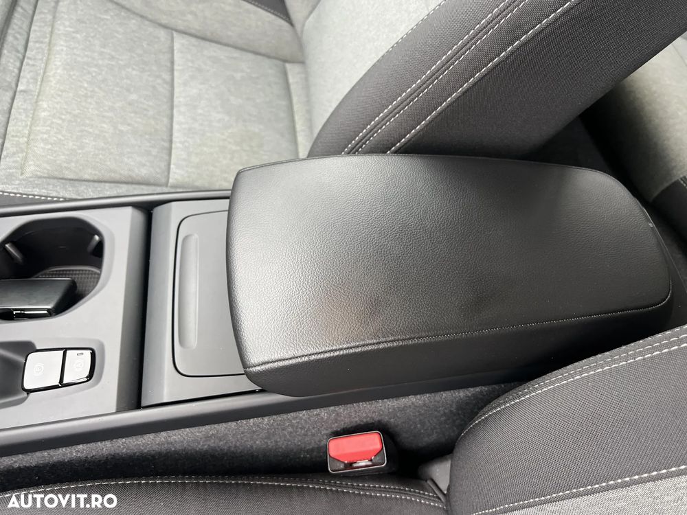 Volvo XC 40 B3 AT FWD MHEV Core - 21