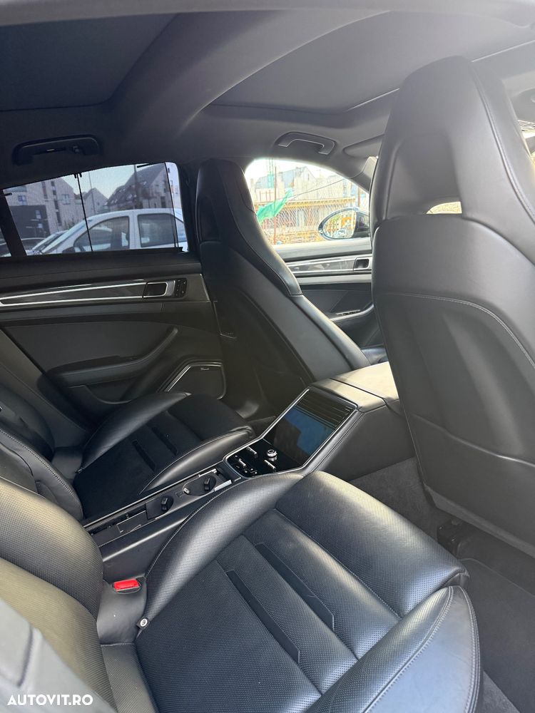 Porsche Panamera 4S - 6